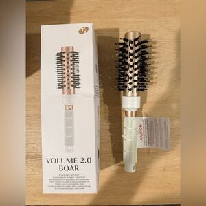 T3 Volume 2.0 Boar + Nylon Round Brush Blow Dry Styling